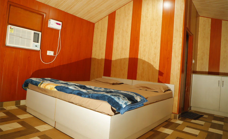 Bloossky Resort Luxury Room Interior